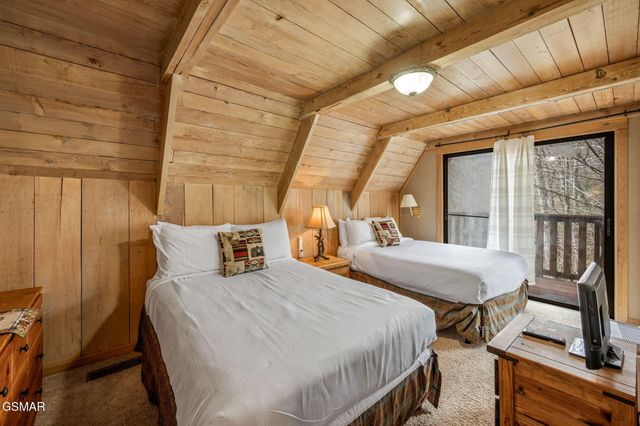 1125 Lower Alpine Way, Gatlinburg, TN 37738