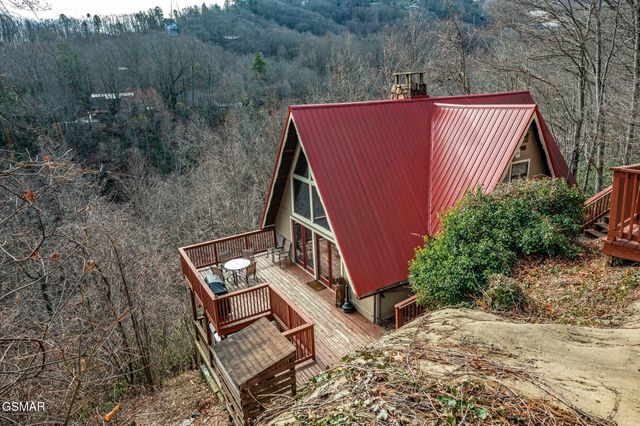 1125 Lower Alpine Way, Gatlinburg, TN 37738