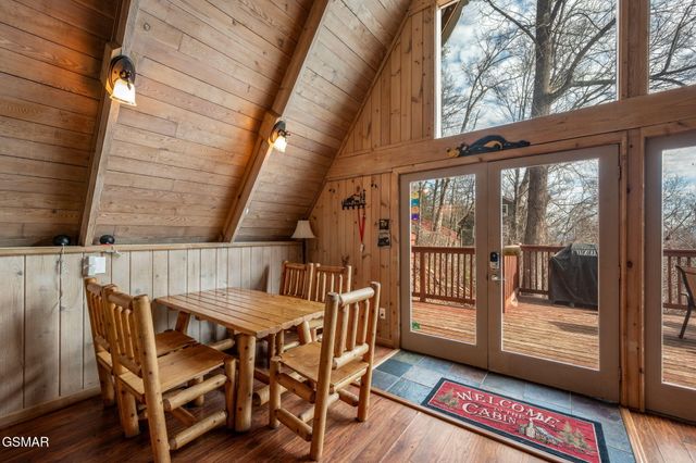 1125 Lower Alpine Way, Gatlinburg, TN 37738