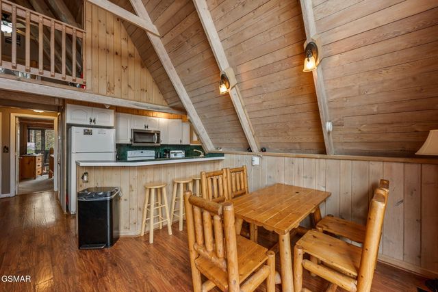 1125 Lower Alpine Way, Gatlinburg, TN 37738