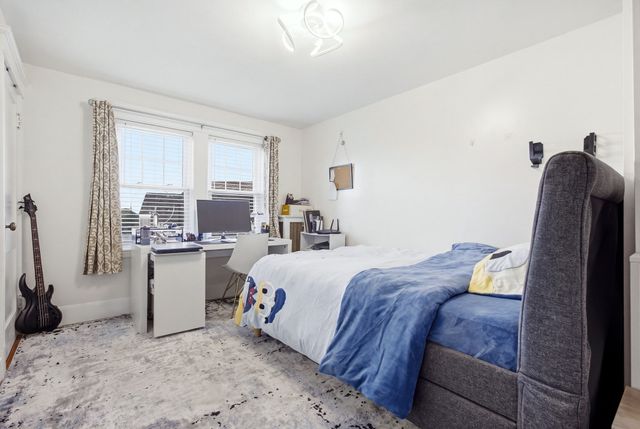 18 Pope St, Quincy, MA 02171