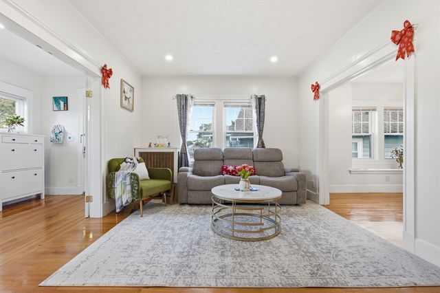 18 Pope St, Quincy, MA 02171