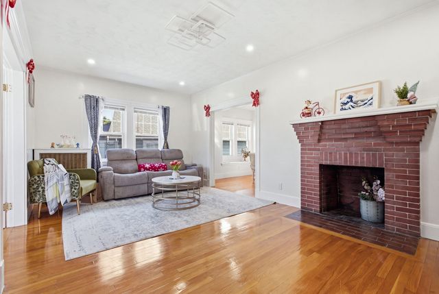 18 Pope St, Quincy, MA 02171