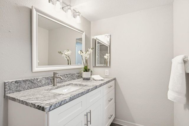 6004 PORTSDALE PLACE 101, Riverview, FL 33578