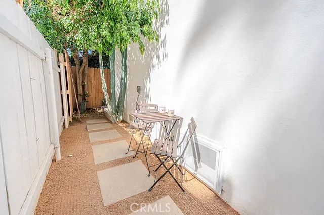 1755 N Western, Los Angeles, CA 90027