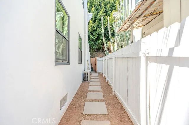 1755 N Western, Los Angeles, CA 90027