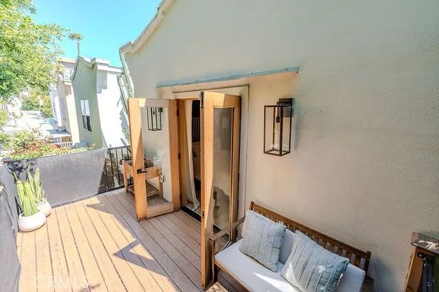 1755 N Western, Los Angeles, CA 90027