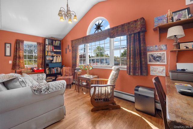 25 Bolton Street, Lindenhurst, NY 11757
