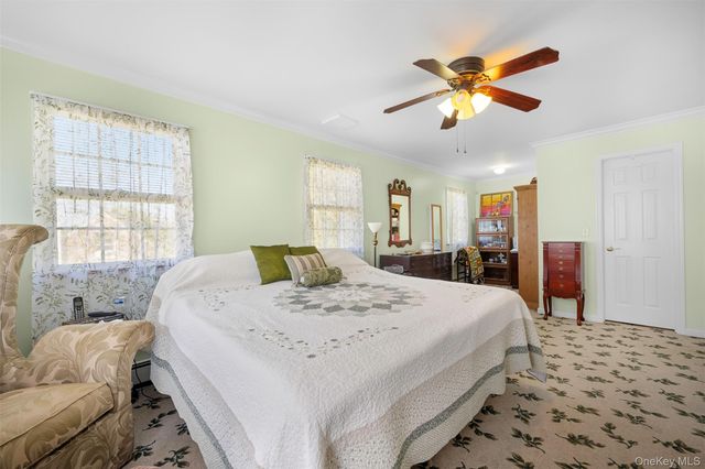 25 Bolton Street, Lindenhurst, NY 11757