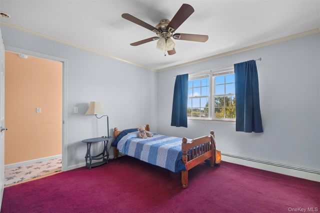 25 Bolton Street, Lindenhurst, NY 11757