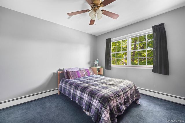 25 Bolton Street, Lindenhurst, NY 11757