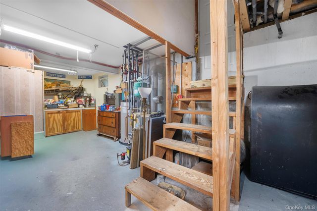 25 Bolton Street, Lindenhurst, NY 11757
