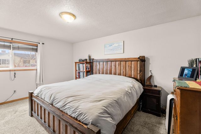 533 NW 7th Street, Redmond, OR 97756