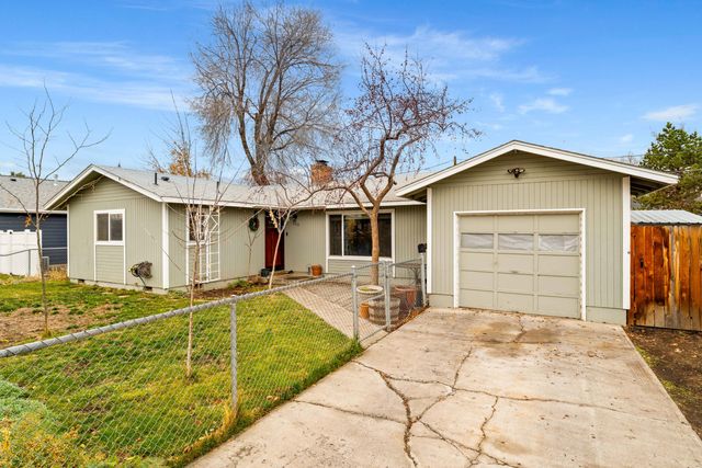 533 NW 7th Street, Redmond, OR 97756