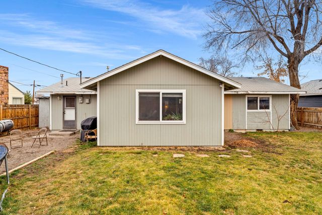 533 NW 7th Street, Redmond, OR 97756