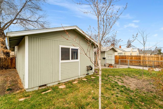533 NW 7th Street, Redmond, OR 97756