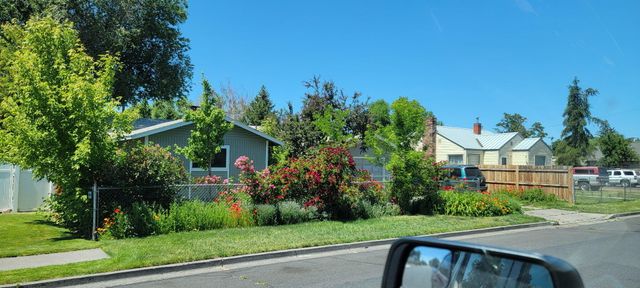 533 NW 7th Street, Redmond, OR 97756