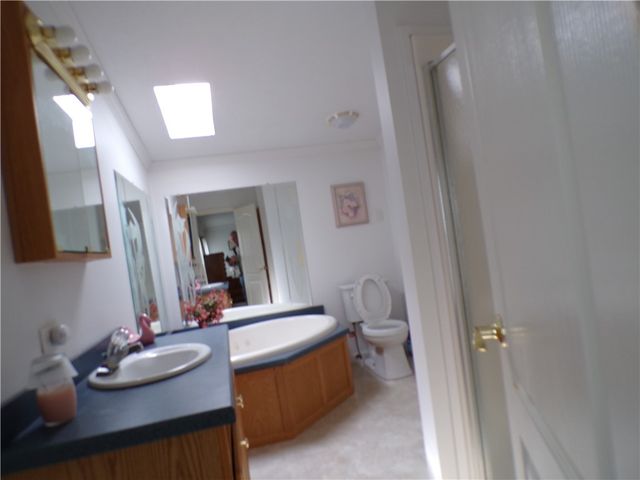 218 Rock Lake Dr, Zelienople Boro, PA 16063