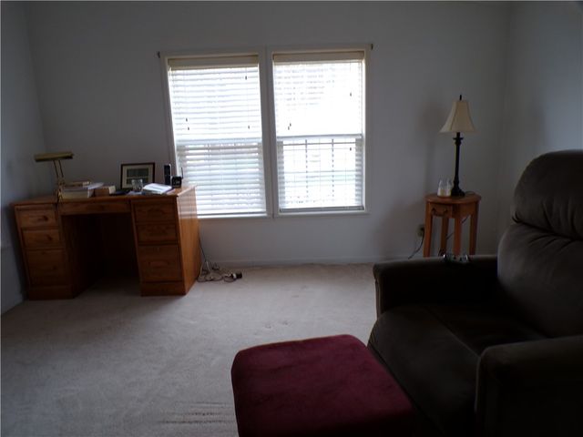 218 Rock Lake Dr, Zelienople Boro, PA 16063