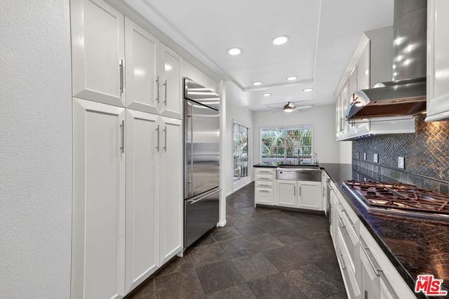 4346 Redwood Avenue A203, Marina Del Rey, CA 90292