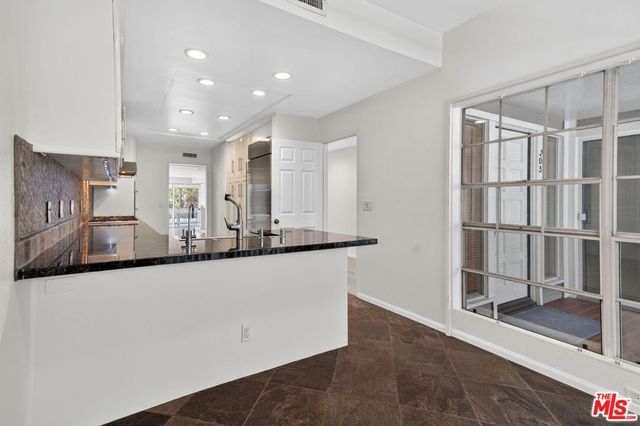 4346 Redwood Avenue A203, Marina Del Rey, CA 90292