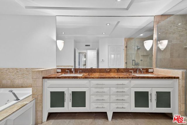 4346 Redwood Avenue A203, Marina Del Rey, CA 90292