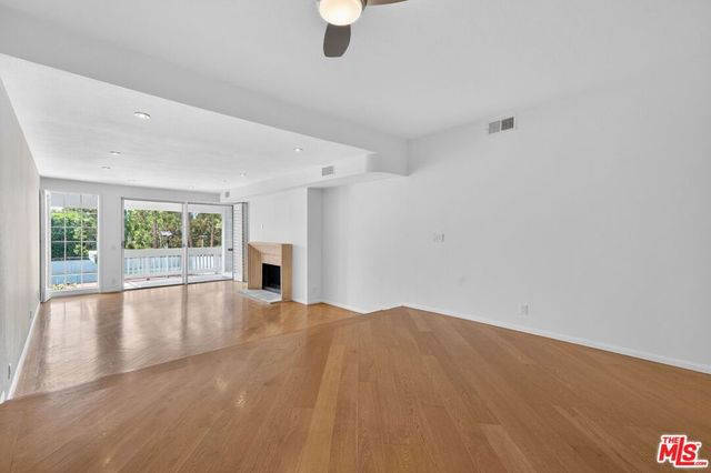 4346 Redwood Avenue A203, Marina Del Rey, CA 90292