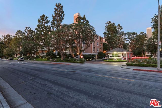 4346 Redwood Avenue A203, Marina Del Rey, CA 90292