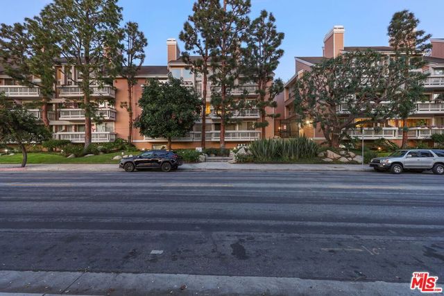 4346 Redwood Avenue A203, Marina Del Rey, CA 90292