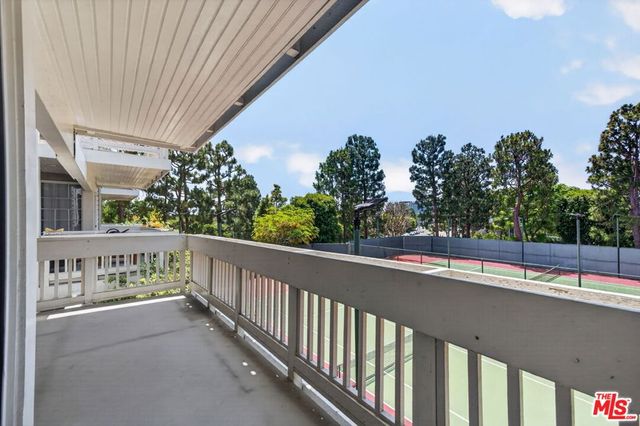 4346 Redwood Avenue A203, Marina Del Rey, CA 90292