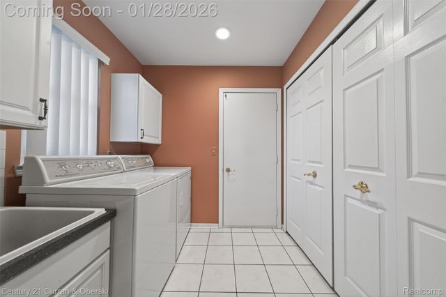 48645 Sutton Bay Court, Shelby Charter Township, MI 48315