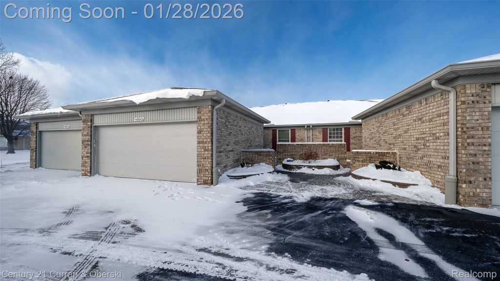48645 Sutton Bay Court, Shelby Charter Township, MI 48315