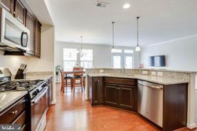 4896 DANE RIDGE CIR, Woodbridge, VA 22193