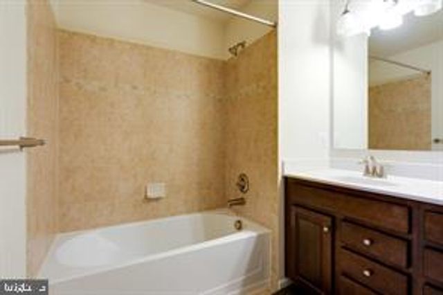 4896 DANE RIDGE CIR, Woodbridge, VA 22193