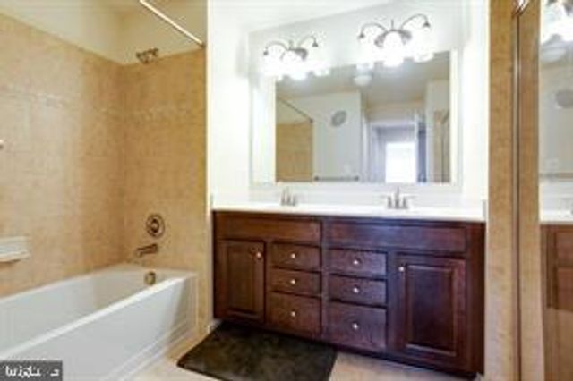 4896 DANE RIDGE CIR, Woodbridge, VA 22193