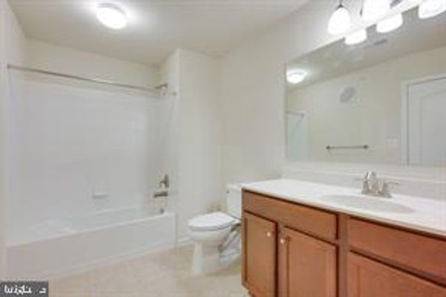 4896 DANE RIDGE CIR, Woodbridge, VA 22193