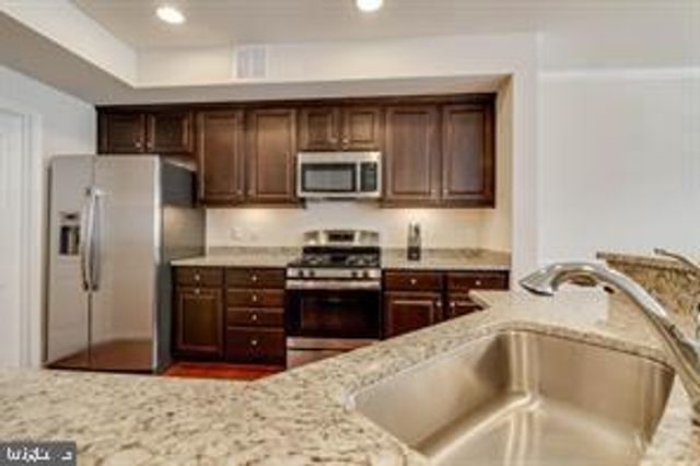 4896 DANE RIDGE CIR, Woodbridge, VA 22193