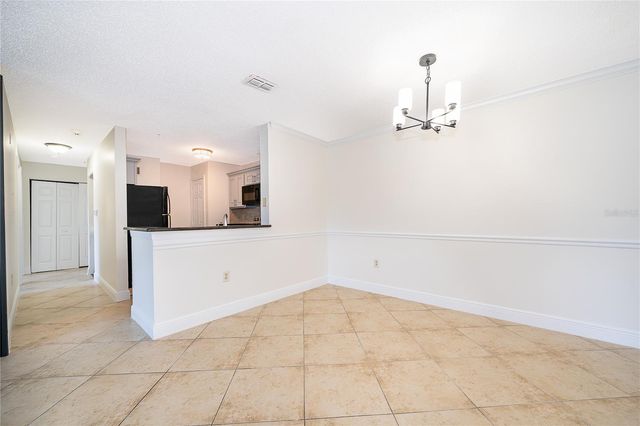 1939 SUMMER CLUB DRIVE 115, Oviedo, FL 32765