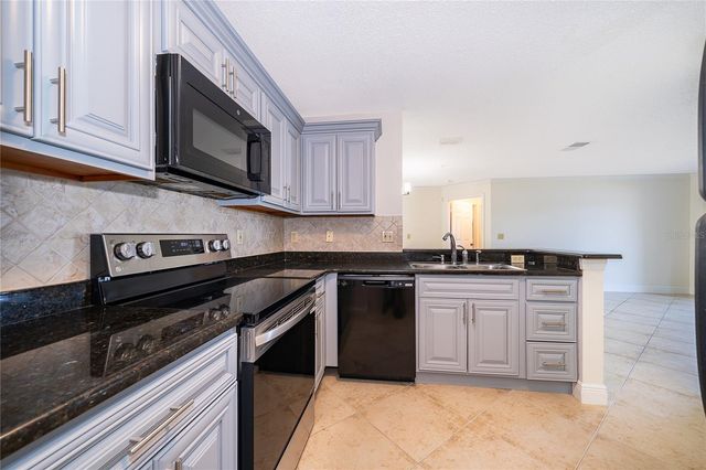 1939 SUMMER CLUB DRIVE 115, Oviedo, FL 32765