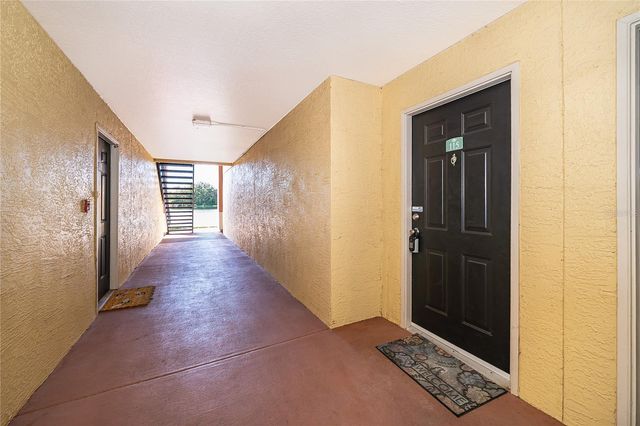 1939 SUMMER CLUB DRIVE 115, Oviedo, FL 32765