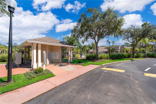 1939 SUMMER CLUB DRIVE 115, Oviedo, FL 32765