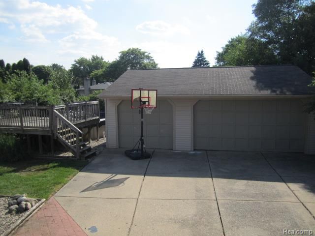 42039 Merrimac Circle, Clinton Township, MI 48038