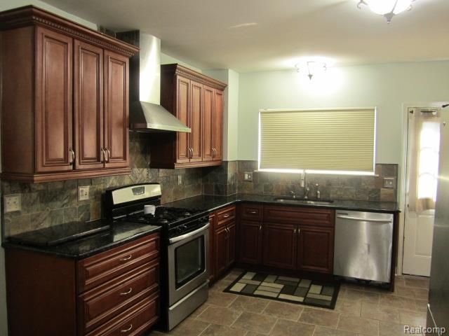 42039 Merrimac Circle, Clinton Township, MI 48038