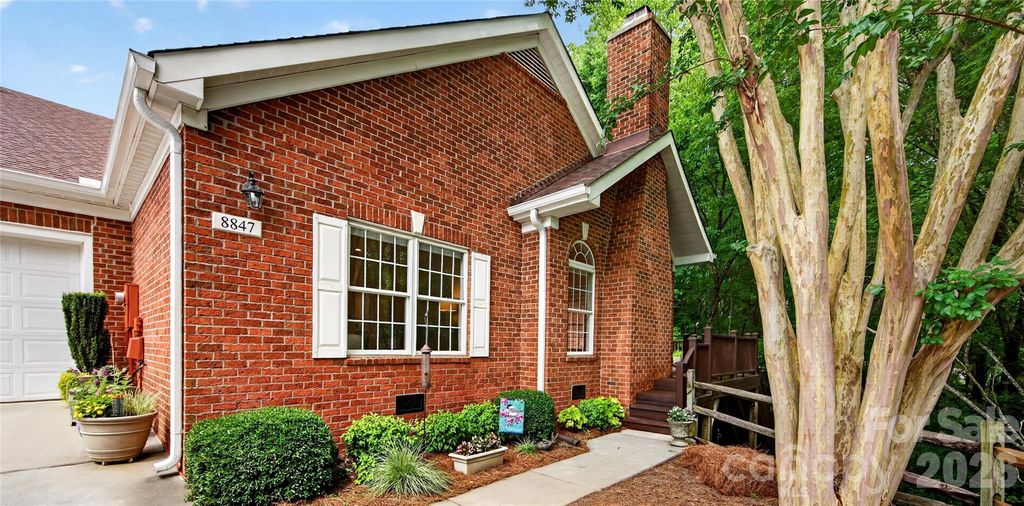 8847 Grand Oak Drive, Charlotte, NC 28277