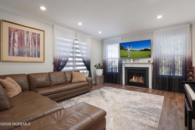 9 Chatsworth Road, Manalapan, NJ 07726