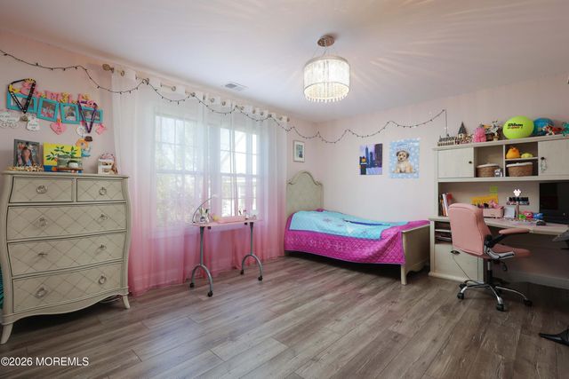 9 Chatsworth Road, Manalapan, NJ 07726