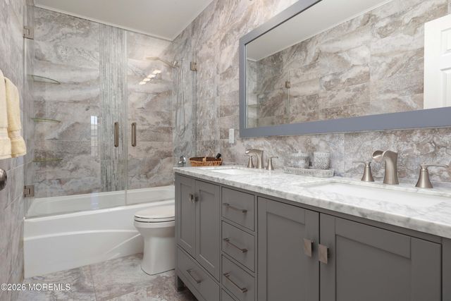 9 Chatsworth Road, Manalapan, NJ 07726
