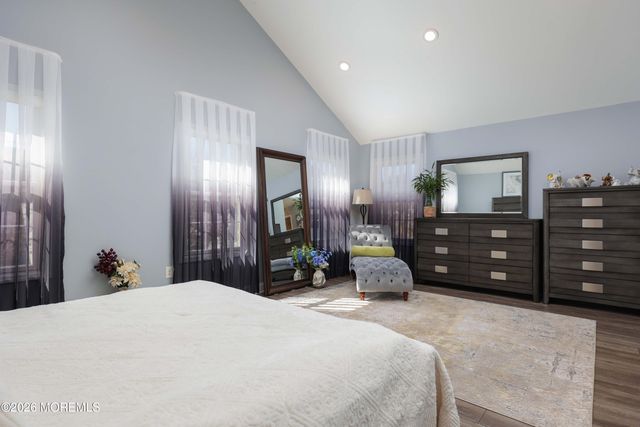 9 Chatsworth Road, Manalapan, NJ 07726