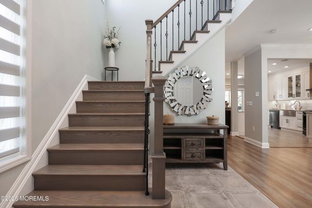 9 Chatsworth Road, Manalapan, NJ 07726