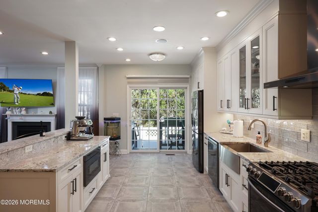 9 Chatsworth Road, Manalapan, NJ 07726